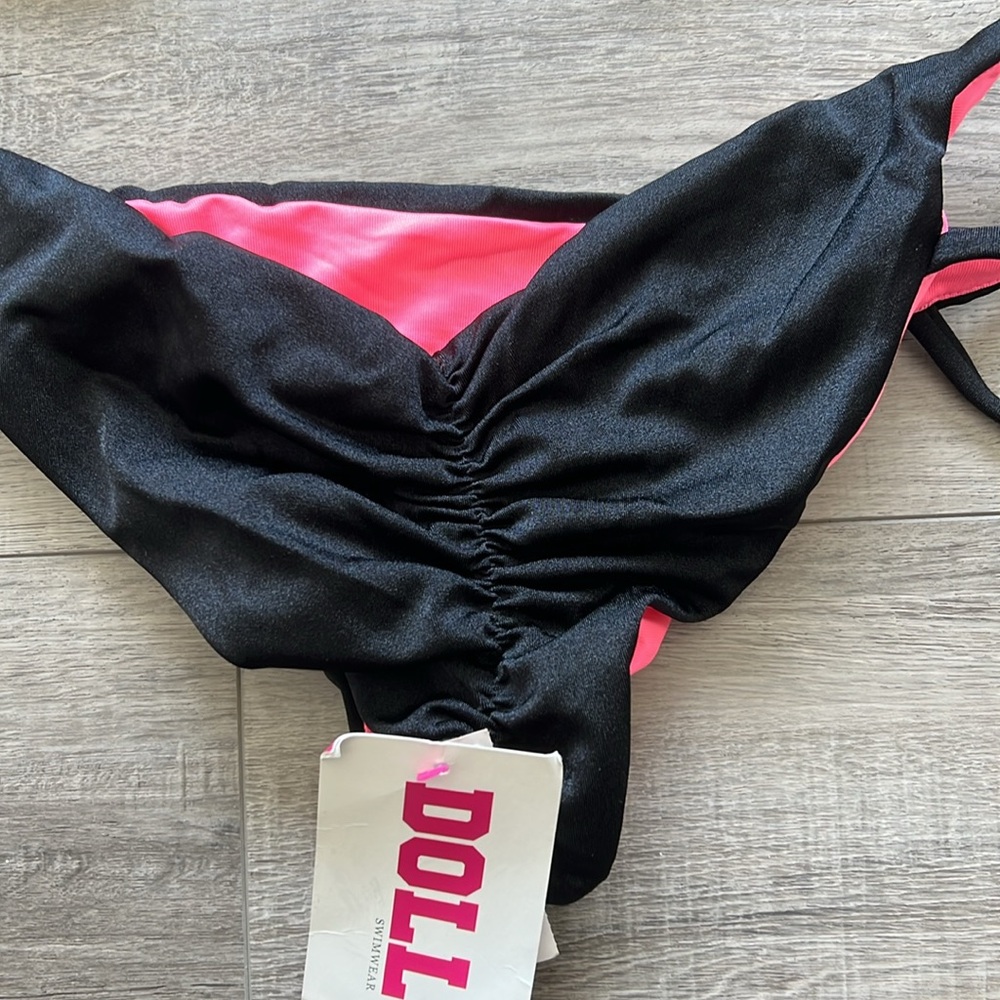 Bikinis - Picture 7 of 9